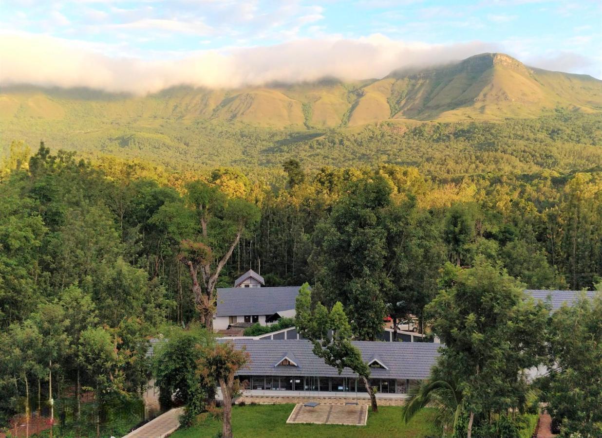 The Blossom Resort - Чикмагалур Экстерьер фото